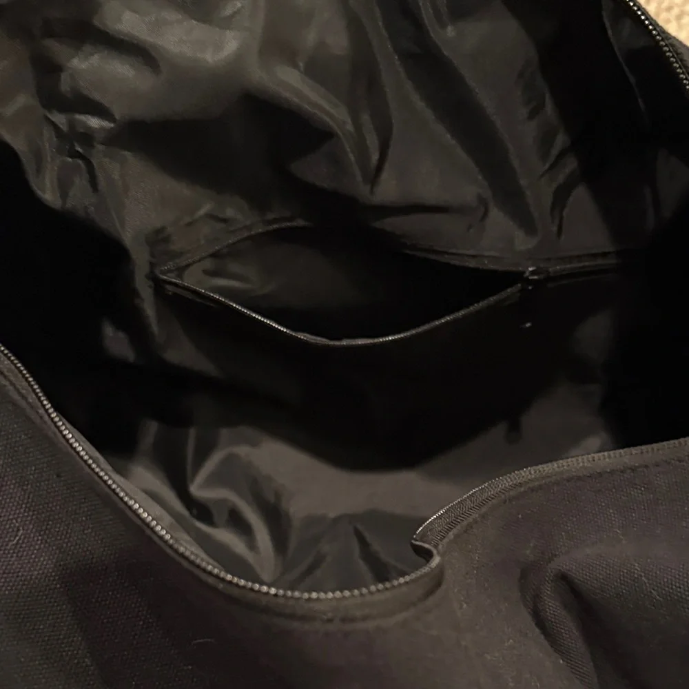 Bryan Adams Black Tour Duffle and VIP badge - Picture 2 of 2